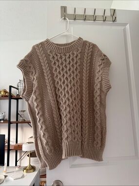 SHEIN Taupe Cable Knit Sleeveless Crewneck Sweater Vest